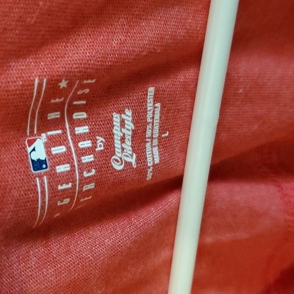 NWT Cincinnati Reds v-neck - Picture 5 of 6
